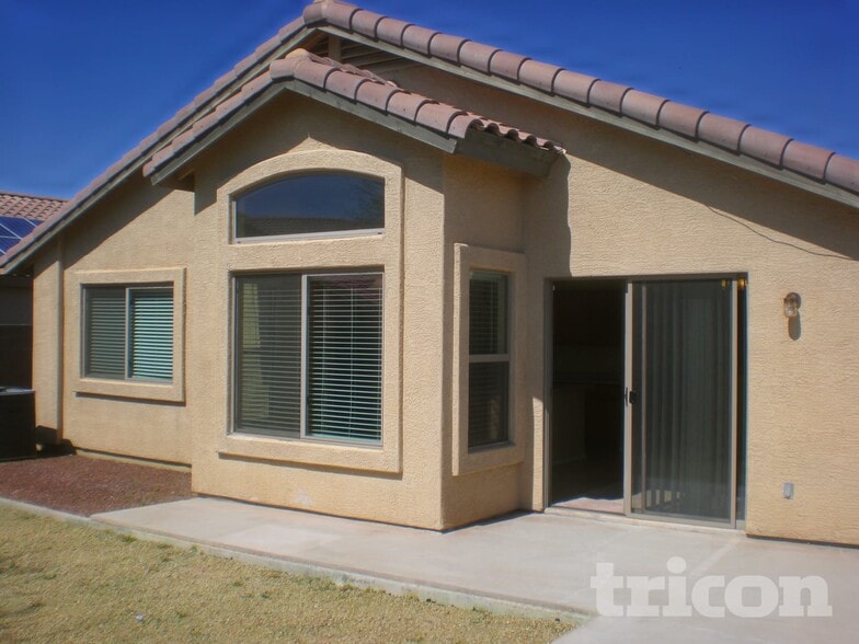 Building Photo - 16559 W Post Dr