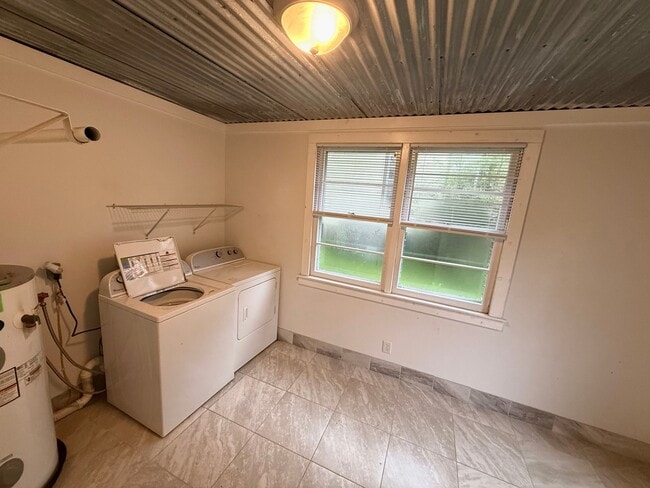 Building Photo - 417 S 8th St