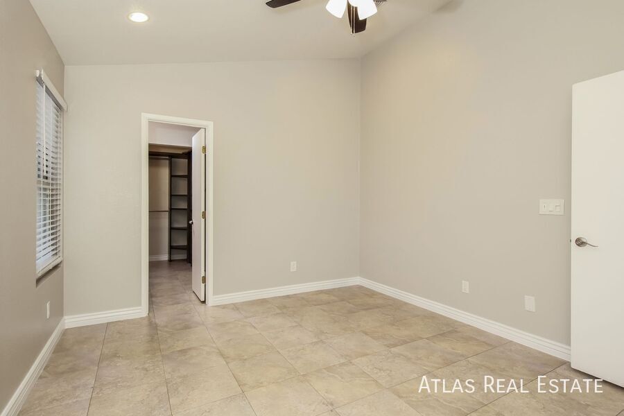 Building Photo - 1365 N Culpepper Ave