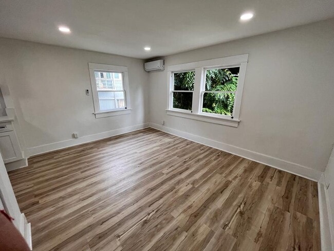 Building Photo - 2436 Echo Park Ave