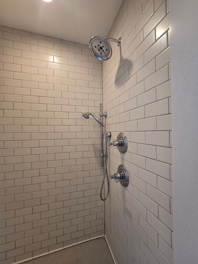 Building Photo - Historic Home available in Frankfort Kentucky