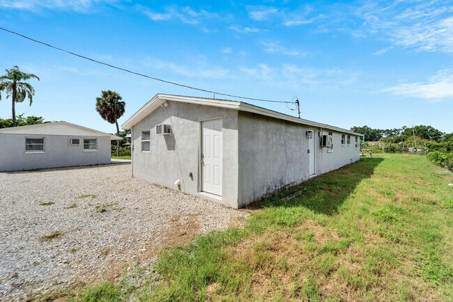 Building Photo - 8820 Rocky Creek Dr