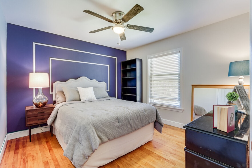 Building Photo - 6345 Bordeaux Ave