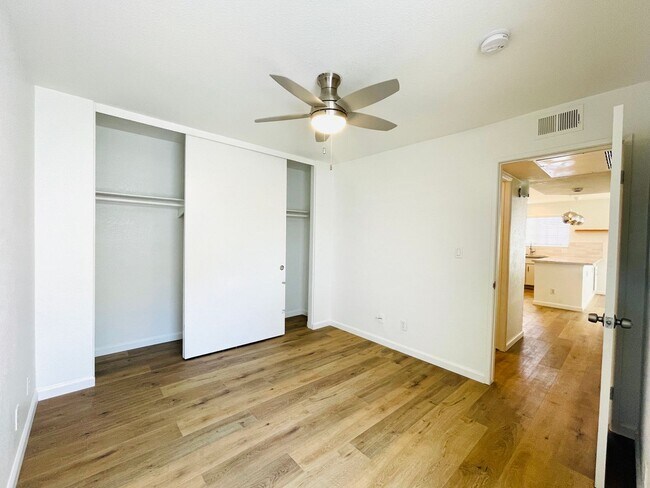 Building Photo - Beautifully Upgraded Apartment in Gated Co...