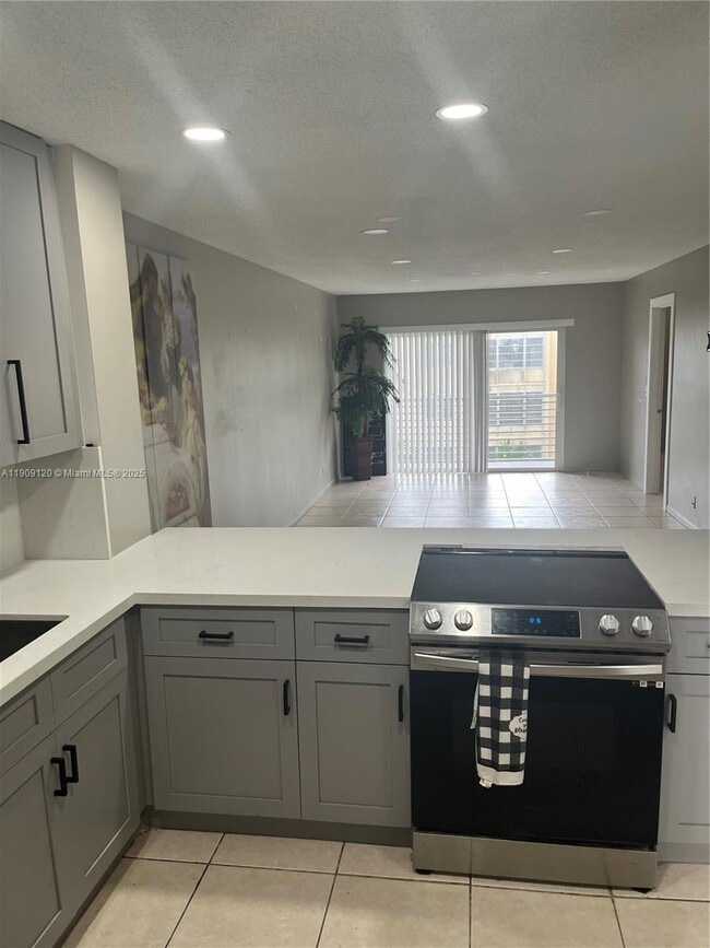 Building Photo - 100 Ashbury Rd