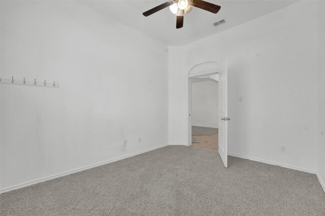 Building Photo - 144 Creek Terrace Dr