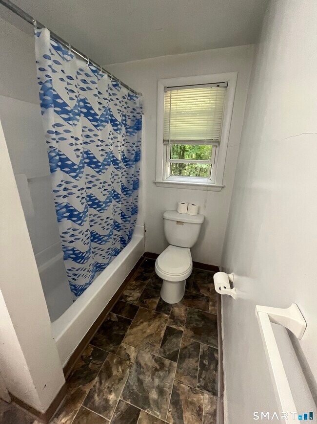 Building Photo - 332 Richmond Rd