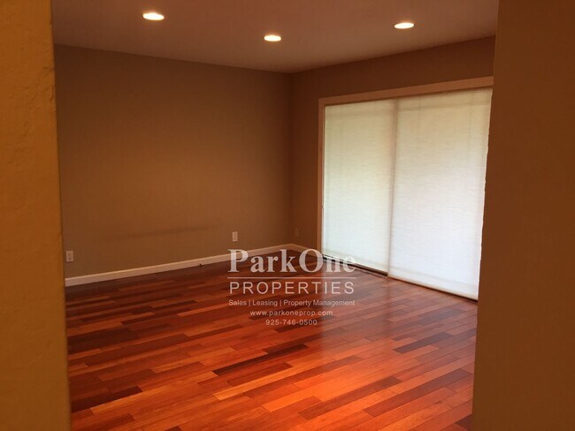 Building Photo - Nicely Updated Home Now Available in Pleasant Hill