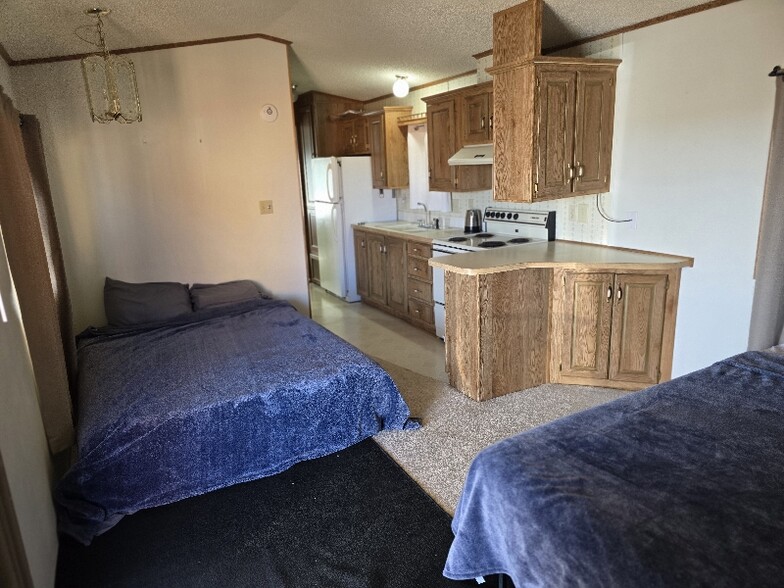 Building Photo - 4909 W Front Ave