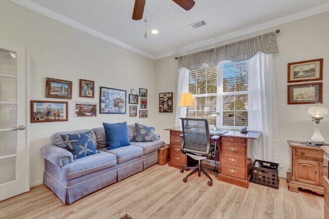 Building Photo - "Spacious Golf and Lagoon View 2 Bed, 2 Bath Rental Home in Sun City!