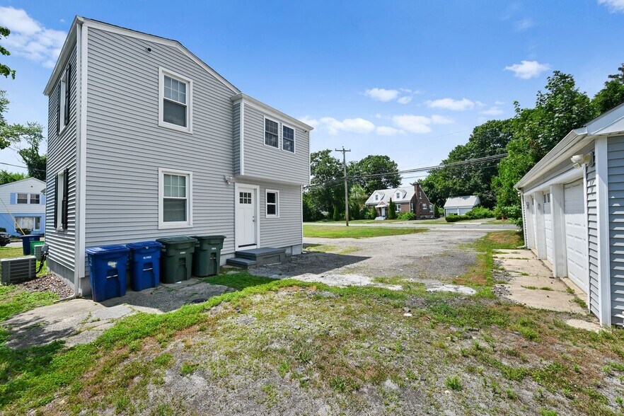 Building Photo - 232 Hillside Ave