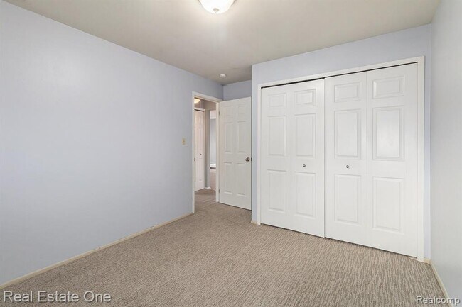 Building Photo - 2420 Parmenter Blvd