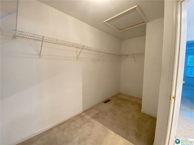 Building Photo - 2150 Rolling Meadow Dr