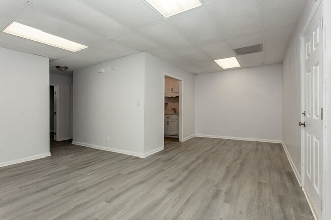 Building Photo - 806 Palm St