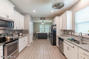 Building Photo - 404 Hepburn Rd