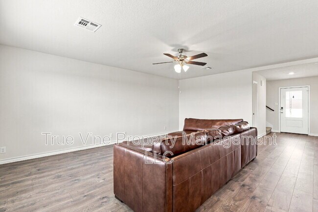 Building Photo - 913 Rolling River