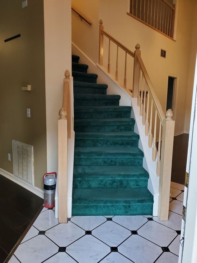 Building Photo - 3635 Green Acres Dr