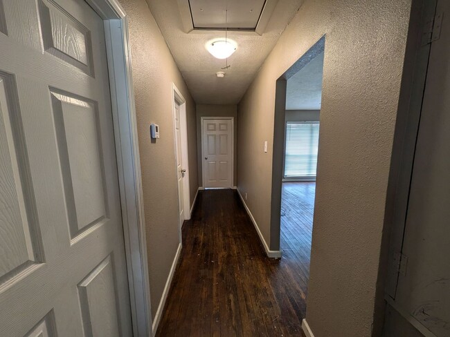 Building Photo - 3486 Westmoreland Ave