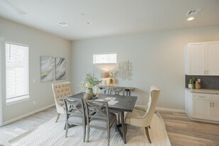 Building Photo - 3402 Redbud Ln