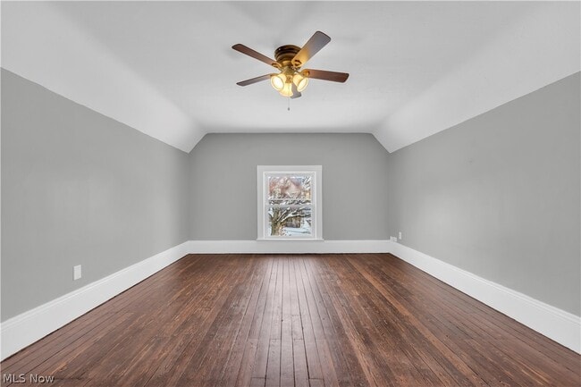 Building Photo - 1528 Newman Ave