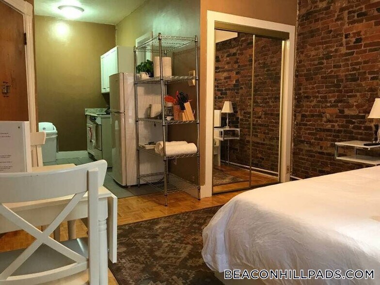 Building Photo - 40 Anderson St