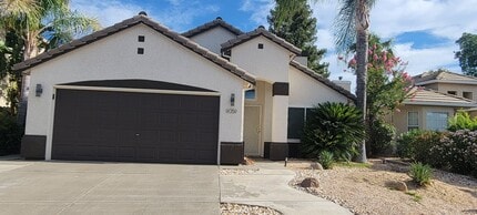 Building Photo - MOVE IN SPECIAL $500 OFF 2ND MONTH - 3 bed...
