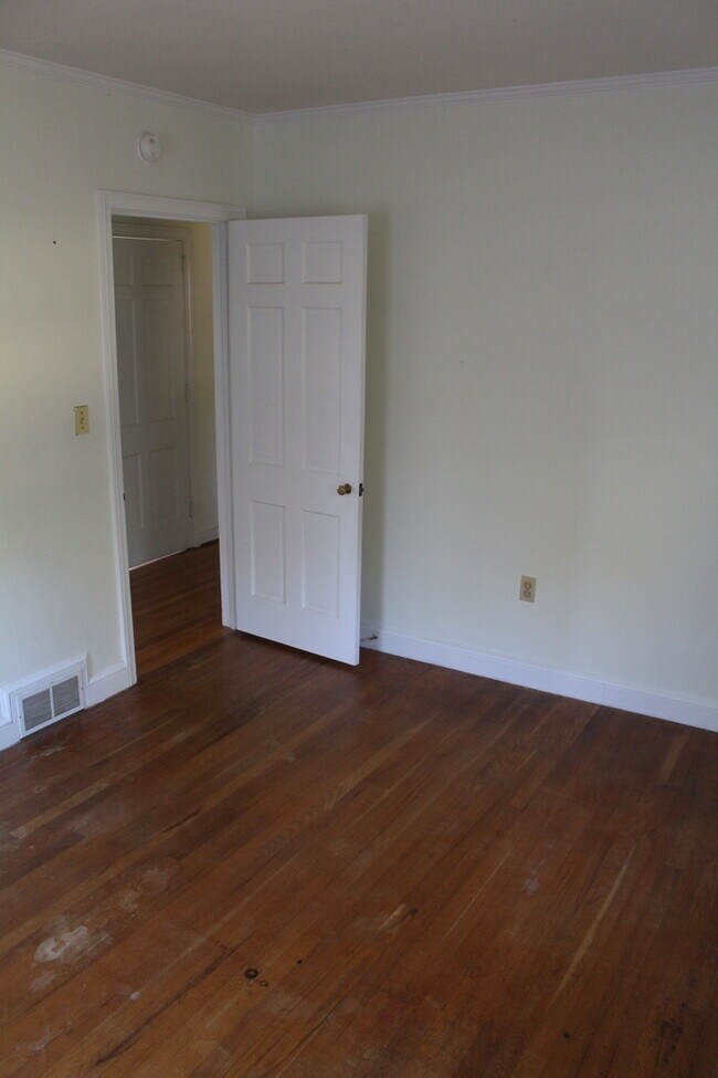 Building Photo - 122 Fort Rutledge Rd