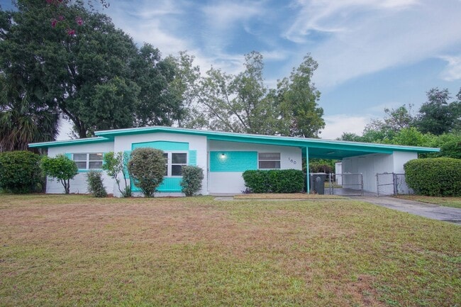Primary Photo - Well-Maintained 3BR/2BA Home with Fenced Y...