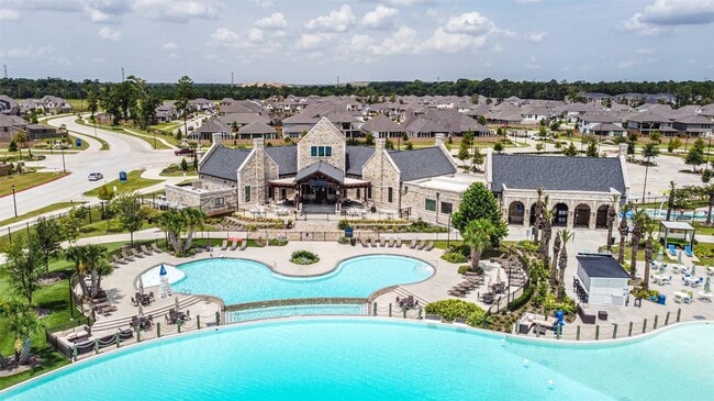 Building Photo - 15775 Cairnwell Bend Dr
