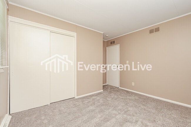 Building Photo - 432 Mt Joy St