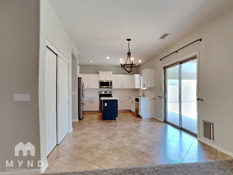 Building Photo - 18646 W Mission Ln