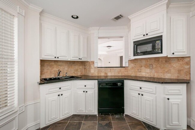 Building Photo - 6005 Oakbury Ln