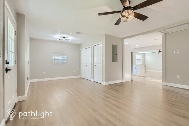 Building Photo - 1217 E Norfolk Street, Tampa, FL, 33604
