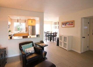 Building Photo - 632 E Solana Cir