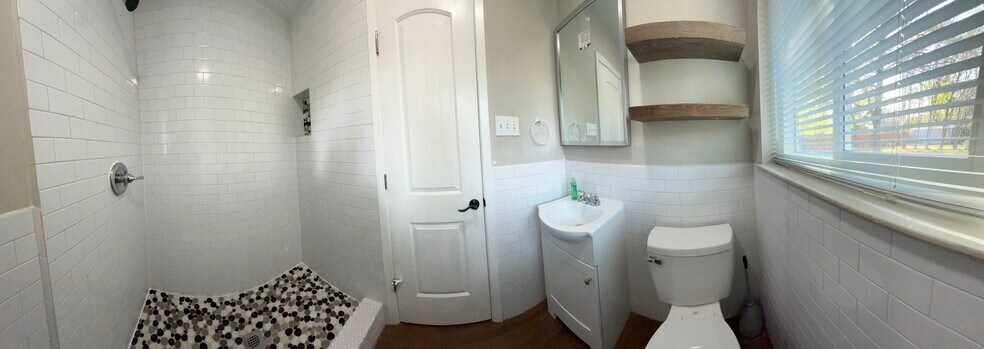 Downstairs Bathroom - 6252 Westcreek Dr