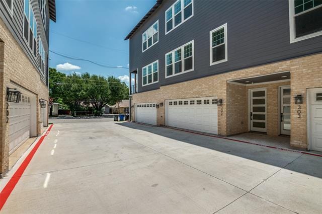 Primary Photo - 631 N Tyler St