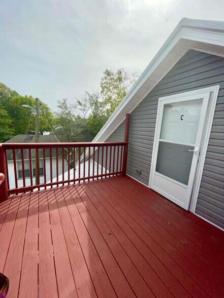 Building Photo - 404 E 18th St