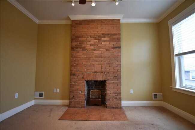 Building Photo - 4214 Post St