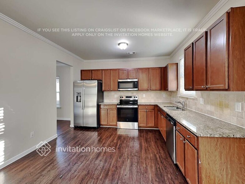 Building Photo - 3479 Village Park Ln SW