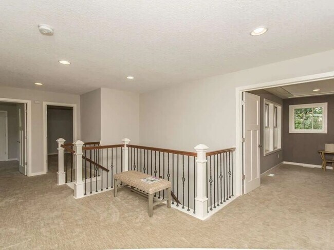 Building Photo - 5321 Interlachen Blvd