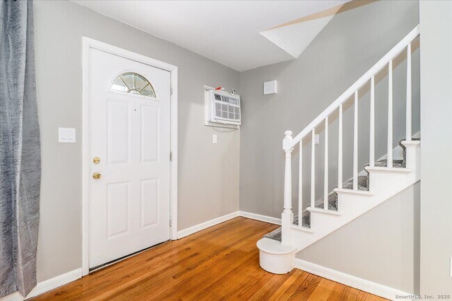 Building Photo - 115 Kensington Ave