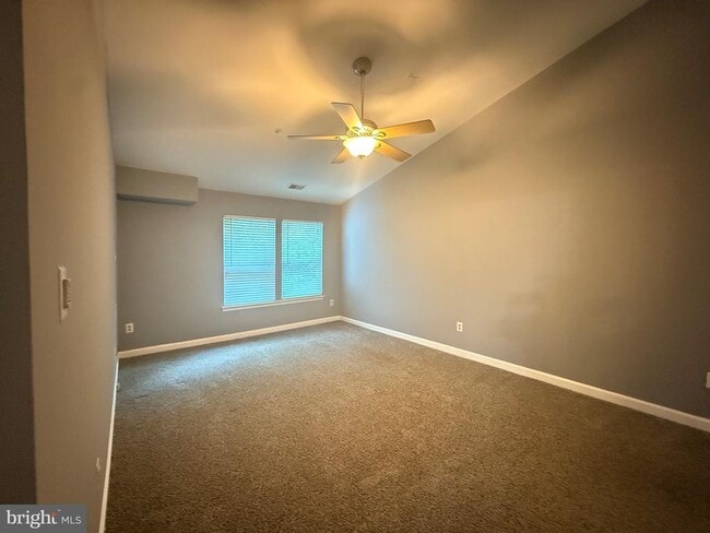 Building Photo - 3315 Sir Thomas Dr