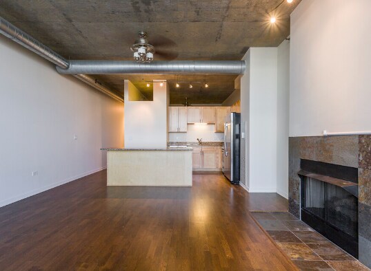 Family Room (Unit 1704) - 700 N Larrabee St