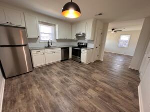 Building Photo - 255 S Hicks St