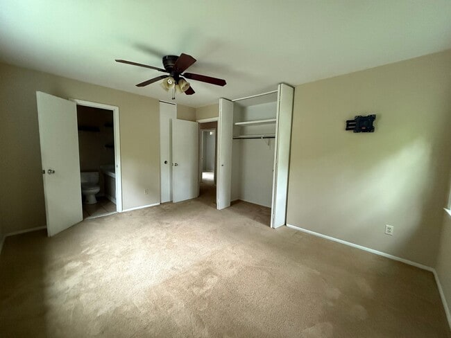 Building Photo - 4 Bedroom Colonial SFH - Reisterstown
