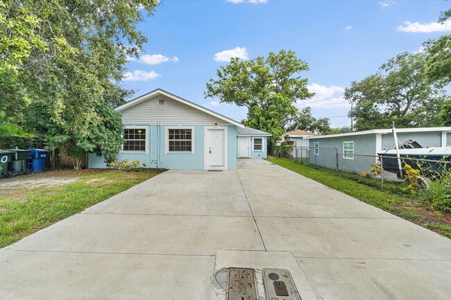 Building Photo - 509 Beverly Ave NW