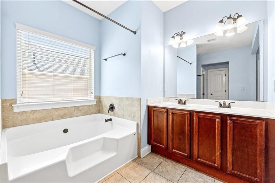 Building Photo - 5430 Breckinridge Ln