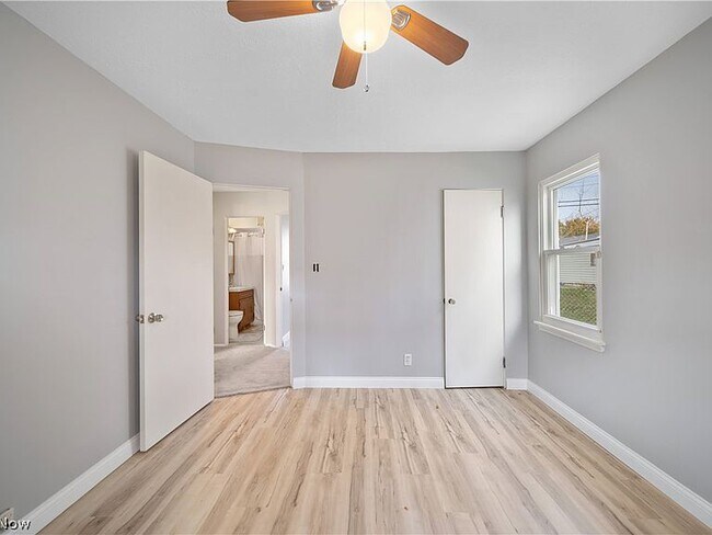 Building Photo - 26491 Shirley Ave