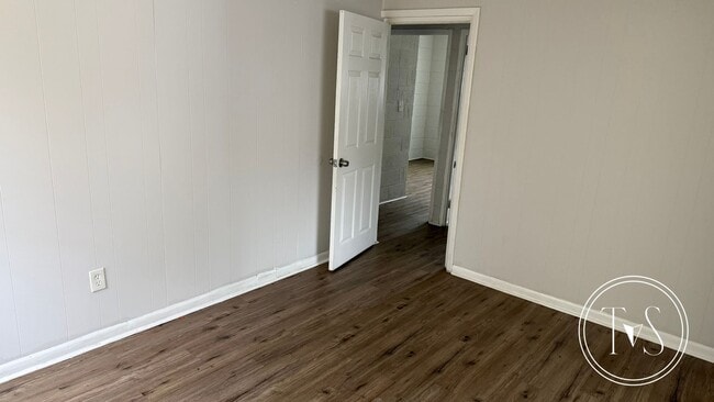 Building Photo - 918 Lynah St