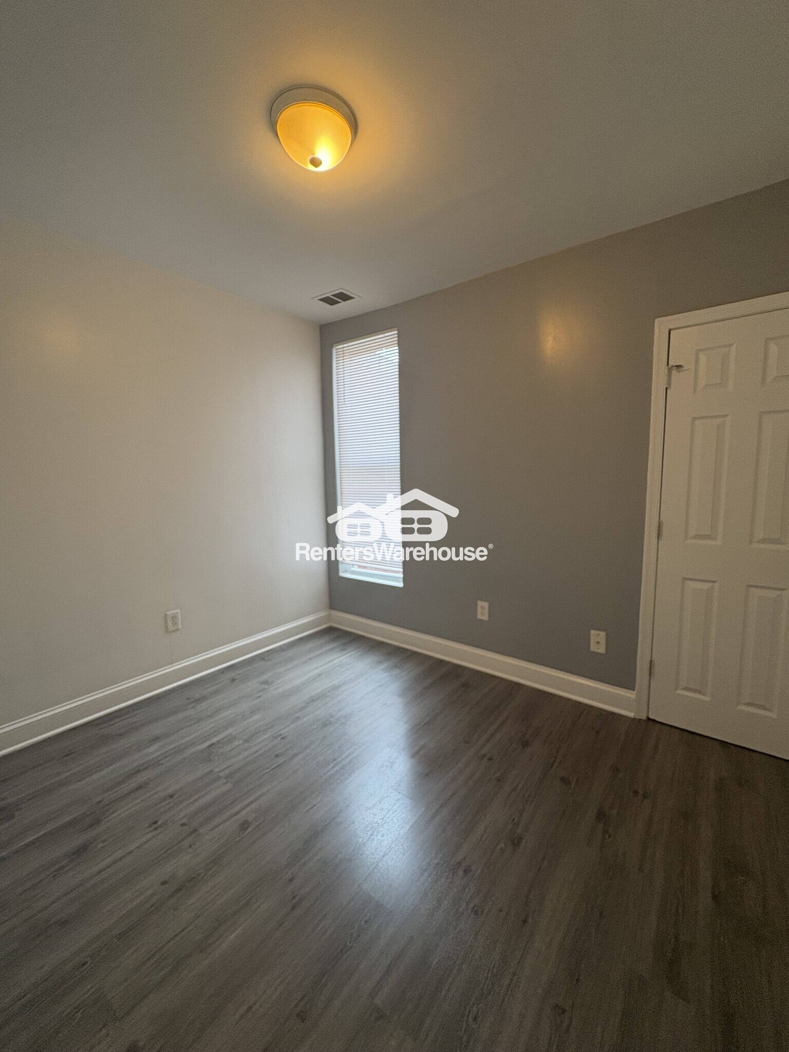 Building Photo - 2586 Edmondson Ave
